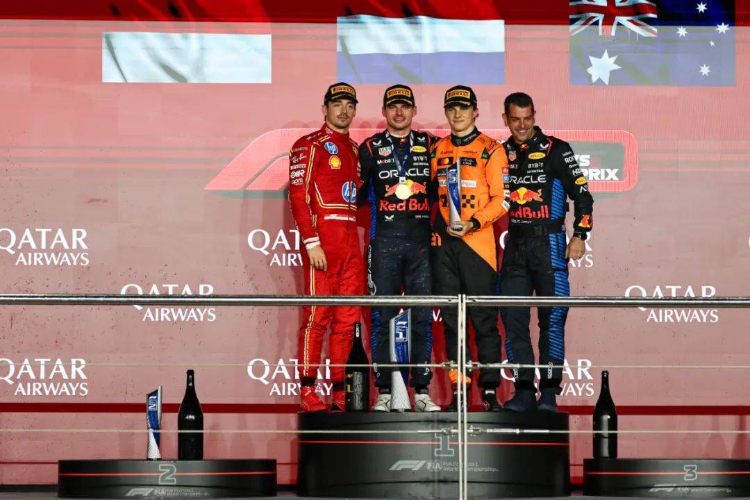 索伯车队横扫迈凯伦，周冠宇带队取胜